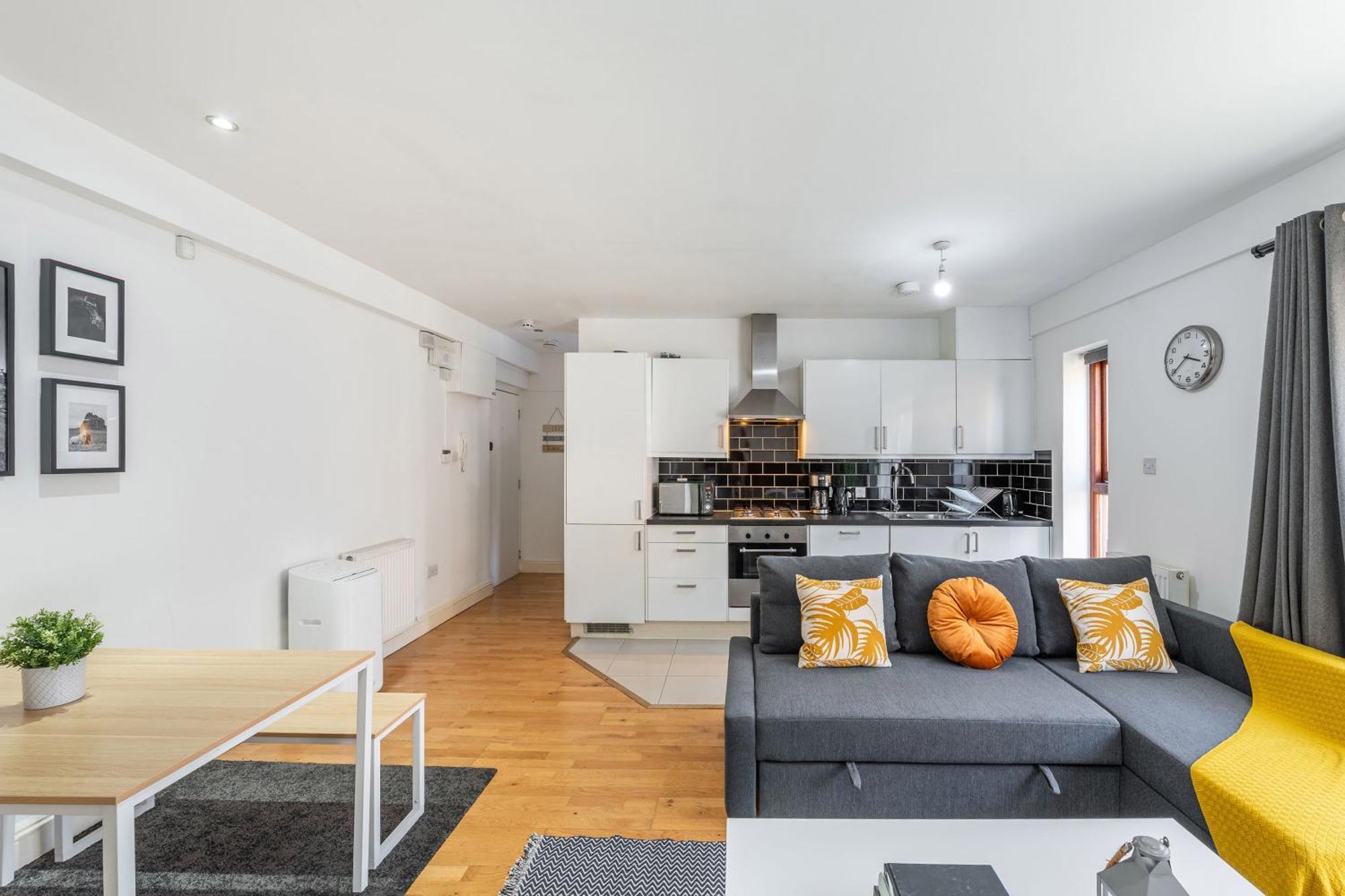 London Waterloo Apartment With Large Private Terrace - View Of The London Eye - 1 Bedroom 1 Bath 외부 사진