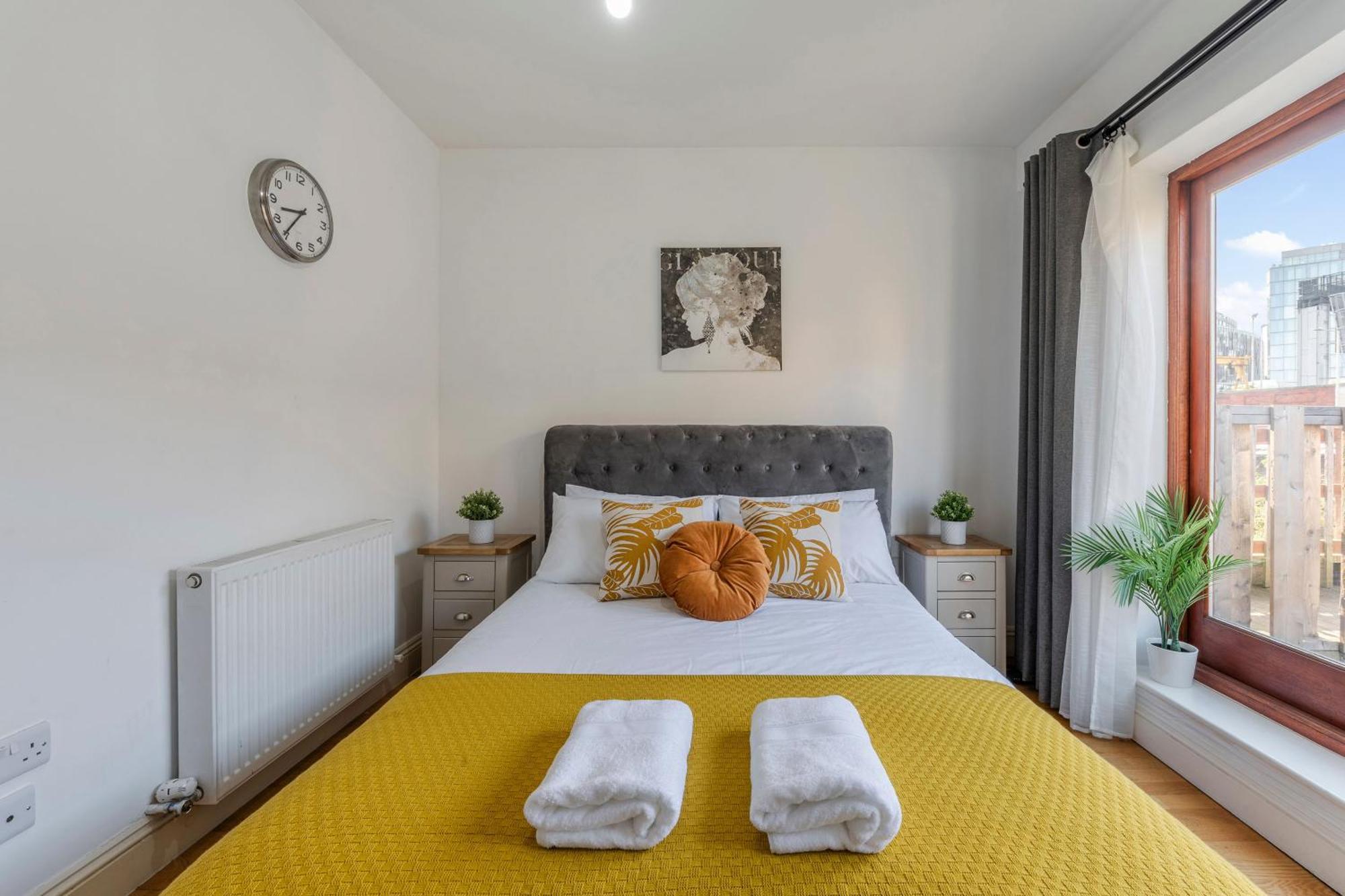 London Waterloo Apartment With Large Private Terrace - View Of The London Eye - 1 Bedroom 1 Bath 외부 사진