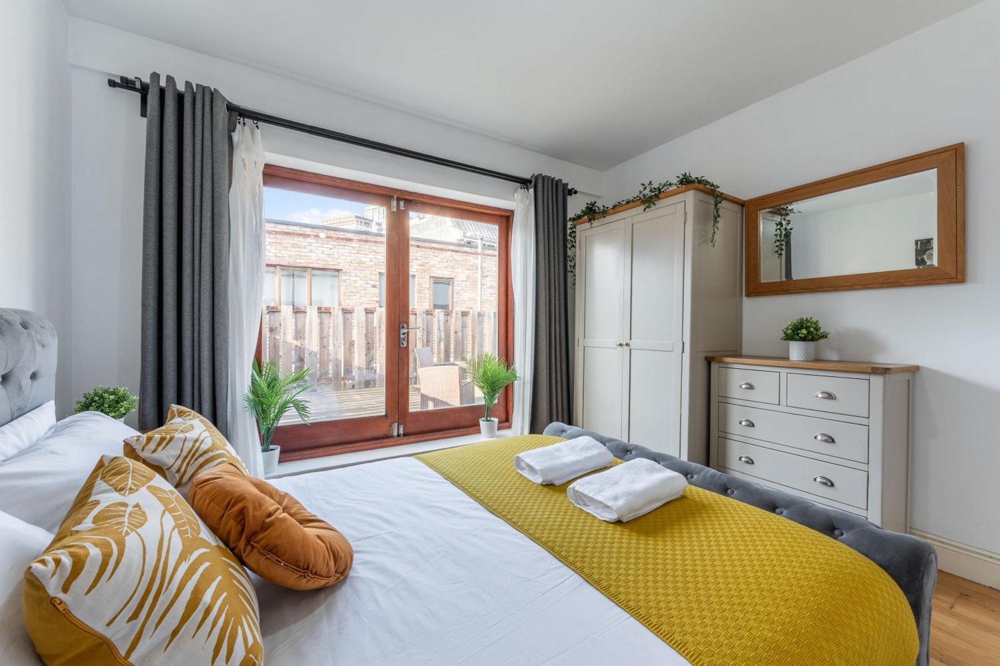 London Waterloo Apartment With Large Private Terrace - View Of The London Eye - 1 Bedroom 1 Bath 외부 사진