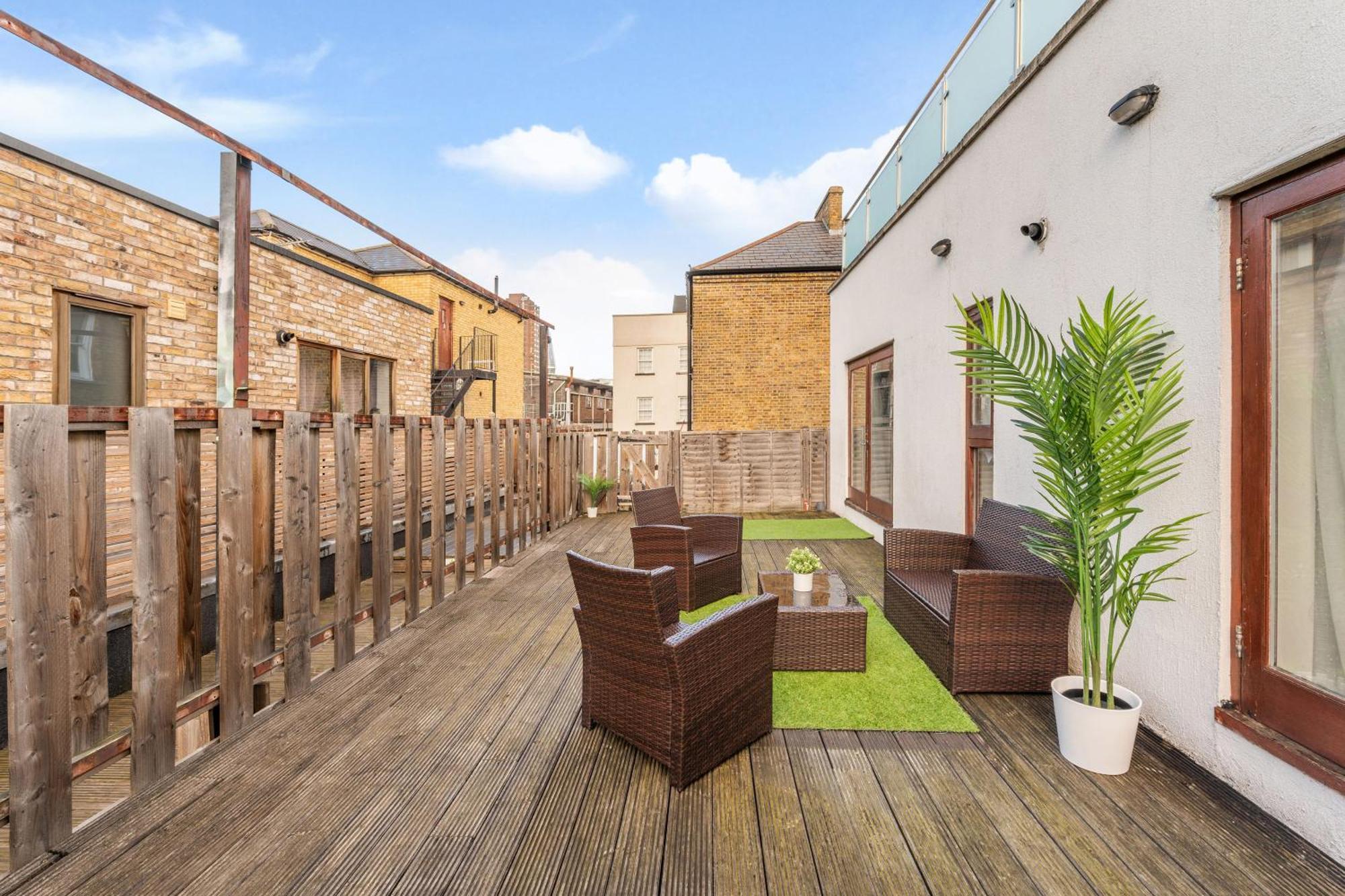 London Waterloo Apartment With Large Private Terrace - View Of The London Eye - 1 Bedroom 1 Bath 외부 사진